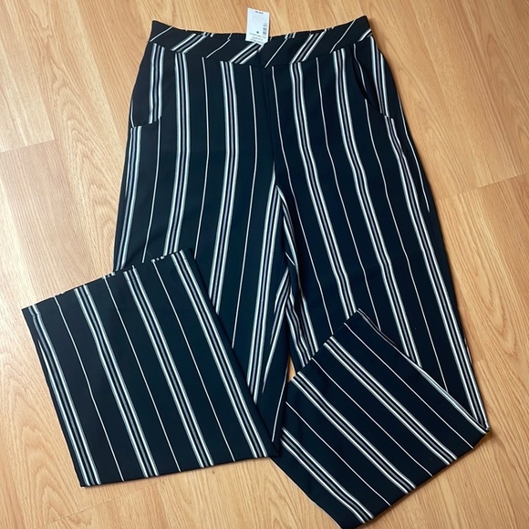 SOLD! Women’s Summer Pants, Rickies, Size: M, Color: black & white Stripes - Picture 1 of 15